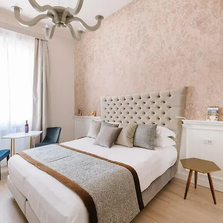 Rhea Silvia Luxury Navona 4*