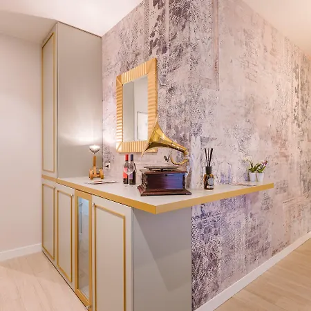 Rhea Silvia Luxury Navona