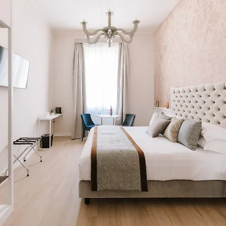 Rhea Silvia Luxury Navona בית הארחה