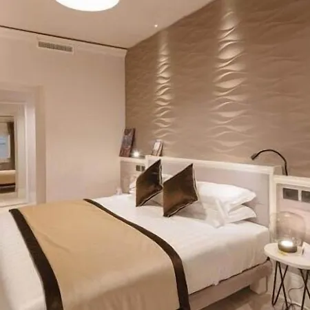 Rhea Silvia Luxury Navona בית הארחה 4*