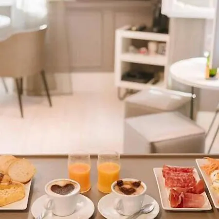 בית הארחה Rhea Silvia Luxury Navona 4*