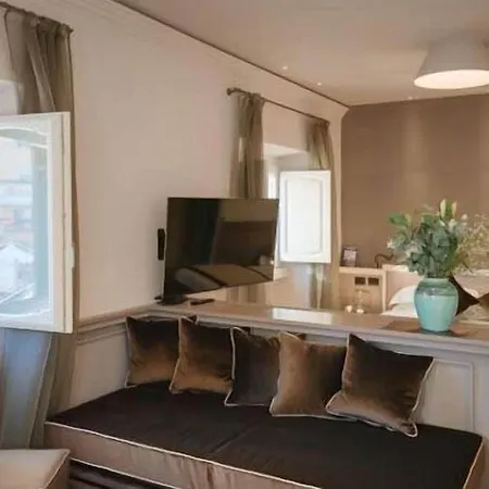 Rhea Silvia Luxury Navona בית הארחה