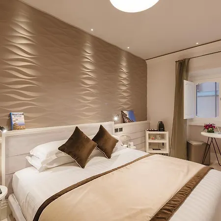 Rhea Silvia Luxury Navona 4*