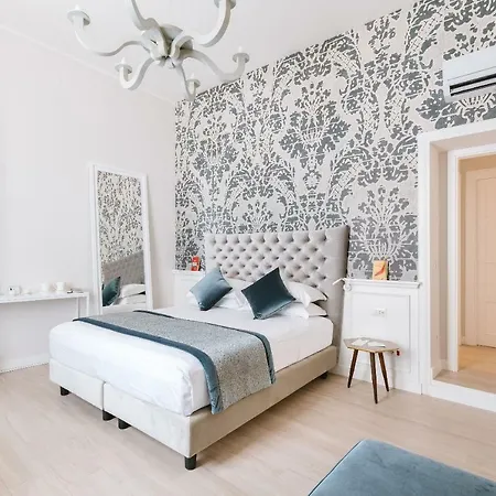 Rhea Silvia Luxury Navona 4*