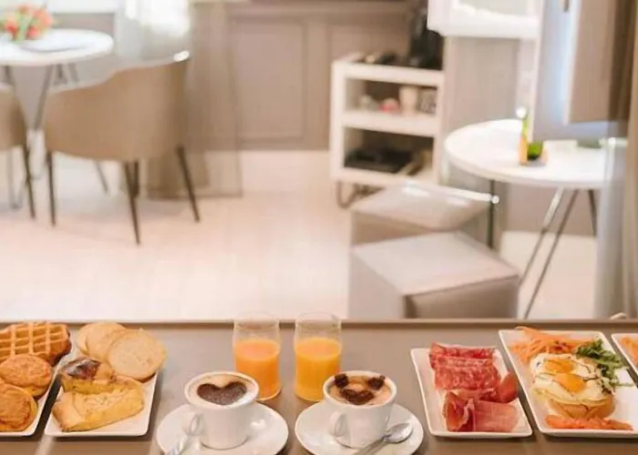 Πανσιόν Rhea Silvia Luxury Navona 4*