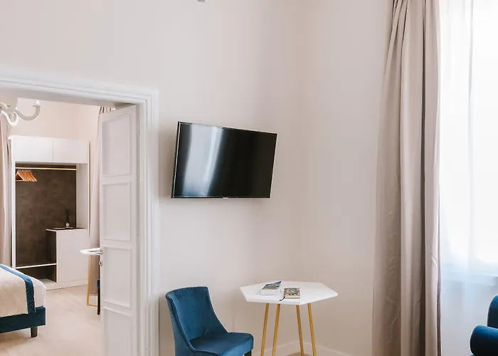 Rhea Silvia Luxury Navona Πανσιόν