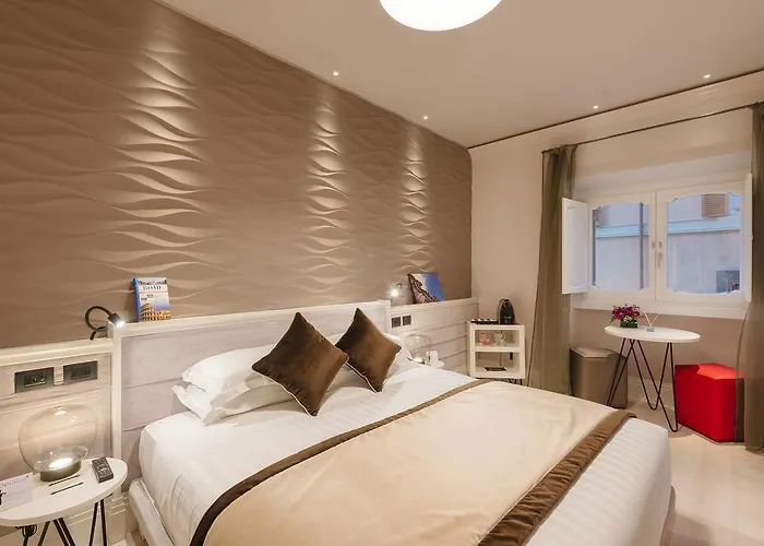 Rhea Silvia Luxury Navona 4*