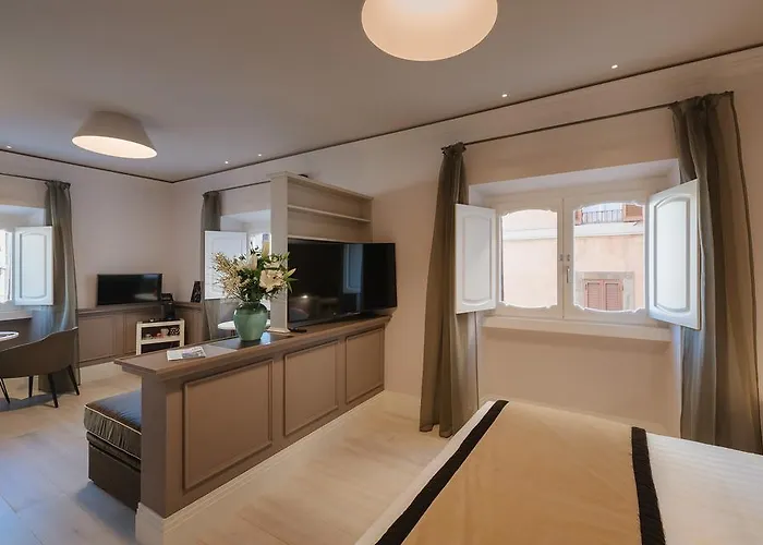 Rhea Silvia Luxury Navona