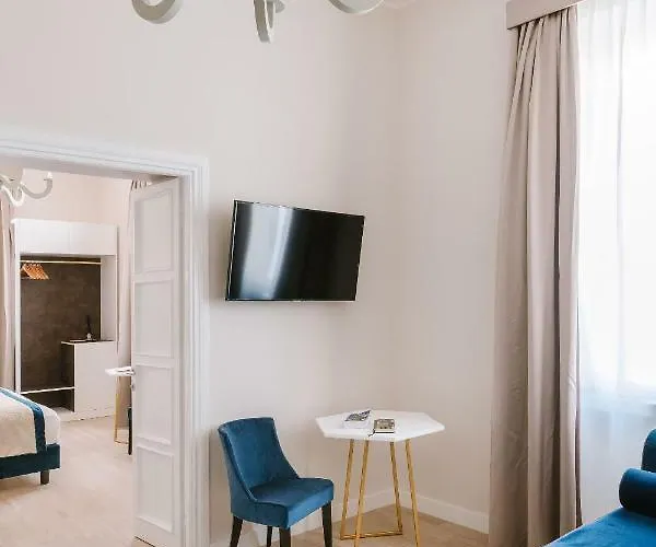 Rhea Silvia Luxury Navona Πανσιόν 4*