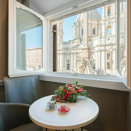 Rhea Silvia Luxury Navona 2*