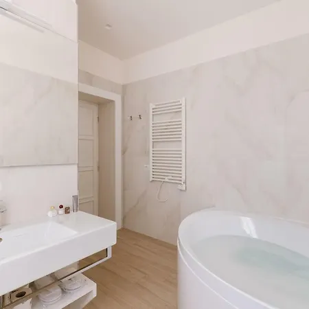 Rhea Silvia Luxury Navona Affittacamere